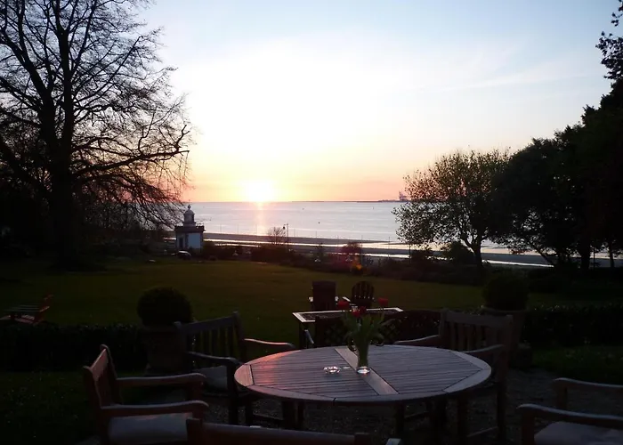 Le Manoir Des Impressionnistes - Bord De Hotel 4*