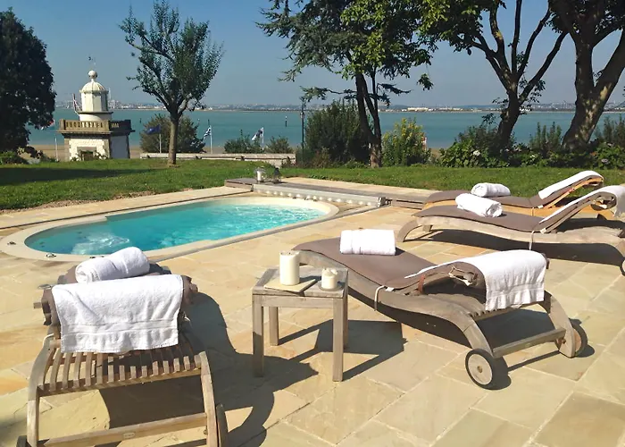 Le Manoir Des Impressionnistes - Bord De