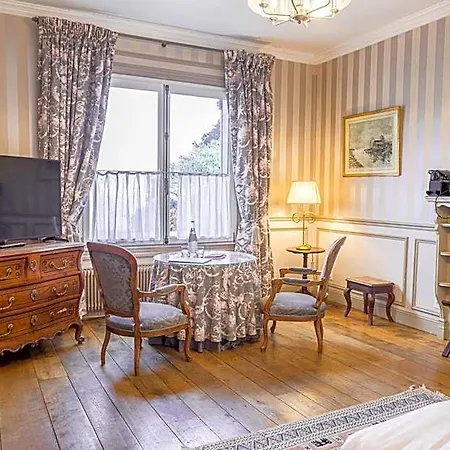 Le Manoir Des Impressionnistes - Bord De 4* Онфлёр