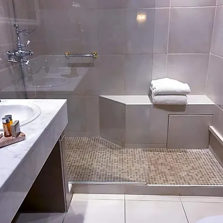 Отель Le Manoir Des Impressionnistes - Bord De 4*